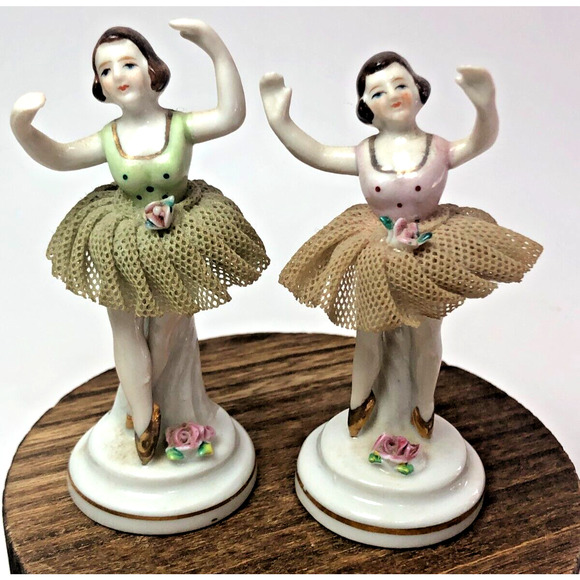 Lot of 2 Vintage Dresden Lace Porcelain Ballerinas Figurines Japan Pink Green - Picture 1 of 5